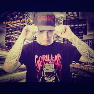 Gorillas in the city t-shirt collection